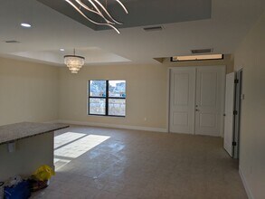 1034 Chauncey Ave in Lehigh Acres, FL - Foto de edificio - Building Photo