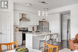 590 Compass St in Ottawa, ON - Building Photo - Building Photo