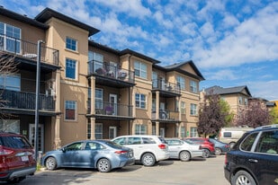 Victoria Gardens in Calgary, AB - Building Photo