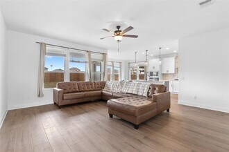 214 Queen Topsail Wy in Kyle, TX - Building Photo - Building Photo