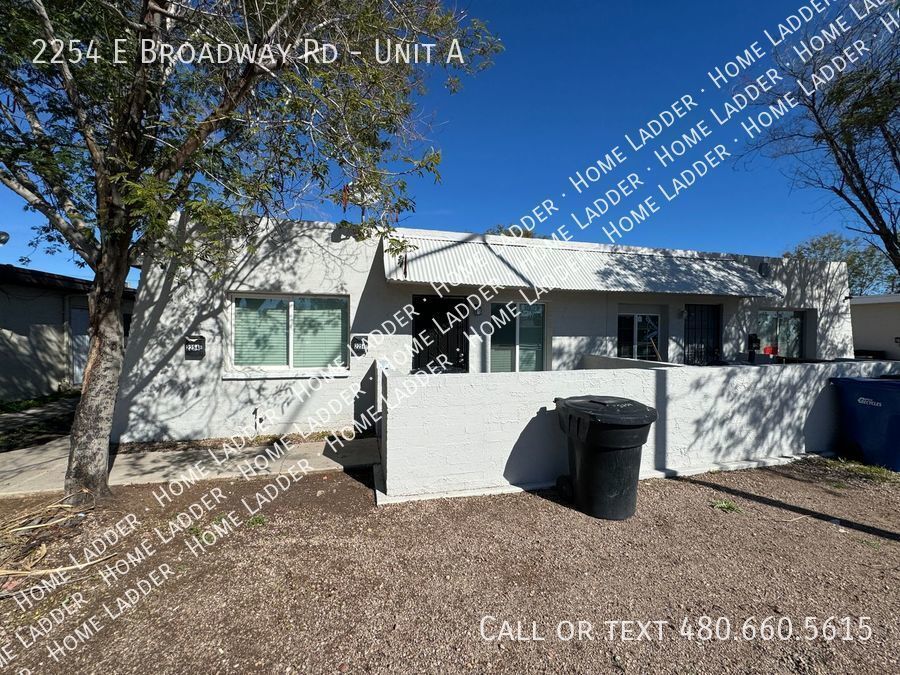 2254 E Broadway Rd-Unit -Unit A in Mesa, AZ - Building Photo