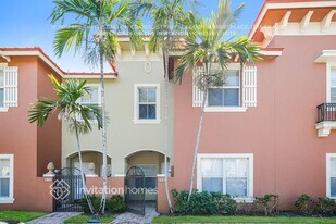 220 Lake Monterey Cir in Boynton Beach, FL - Building Photo