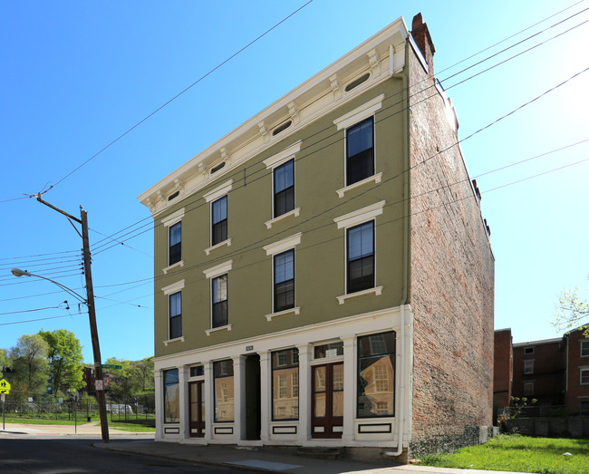 1636 Main St in Cincinnati, OH - Building Photo - Building Photo