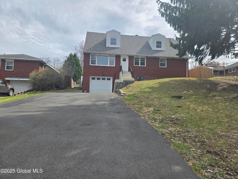86 Hackett Blvd, Unit 2 in Albany, NY - Building Photo