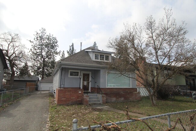 property at 707 W Kiernan Ave