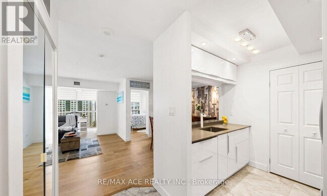 285 Enfield Pl in Mississauga, ON - Building Photo - Building Photo