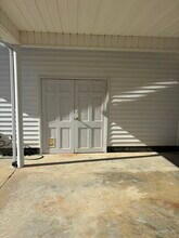 2314 Hannah Creek Rd in Four Oaks, NC - Foto de edificio - Building Photo