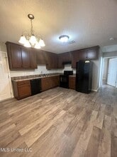 4 Ivy Cove in McHenry, MS - Building Photo - Building Photo