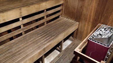 5333 Likini St in Honolulu, HI - Building Photo - Building Photo