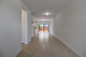 339 NE 12th St in Florida City, FL - Building Photo - Building Photo