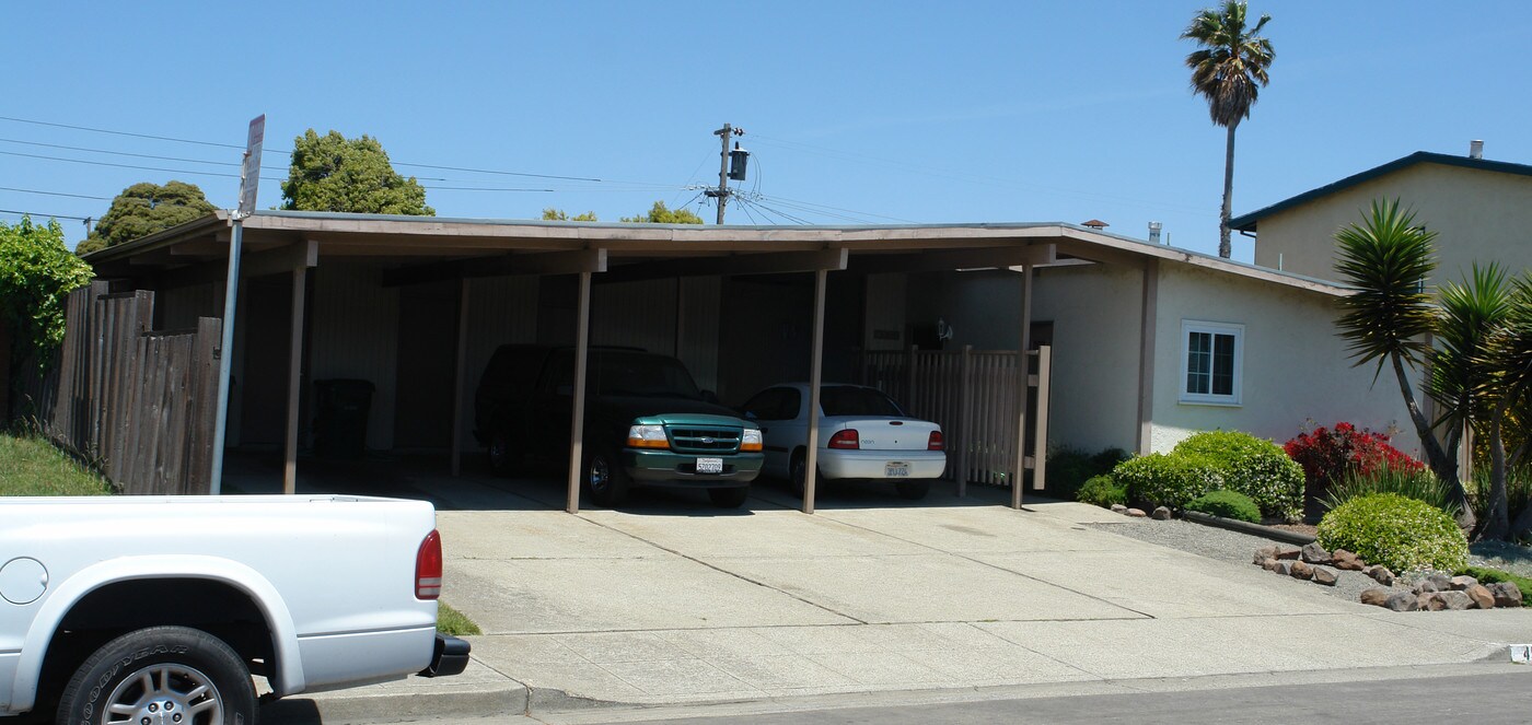 4527 Overend Ave in Richmond, CA - Building Photo