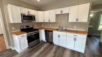 52 Myrtle Ave in Fitchburg, MA - Building Photo
