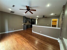 21 E Center St in Fayetteville, AR - Building Photo