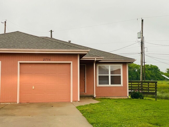 property at 2736 S Glenview Ave
