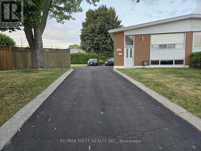 property at 32 Langwith Ct