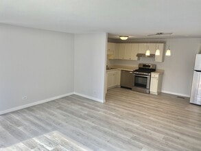 214 Barcliffe Ln in Schaumburg, IL - Building Photo - Building Photo