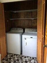 61 S Ohioville Rd in New Paltz, NY - Foto de edificio - Building Photo