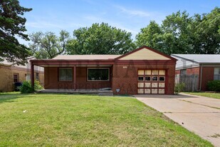 1719 S Woodlawn St in Wichita, KS - Building Photo