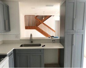 11047 Longboat Dr in Hollywood, FL - Building Photo - Building Photo