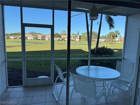 5975 Bloomfield Cir, Unit 107 in Naples, FL - Foto de edificio - Building Photo