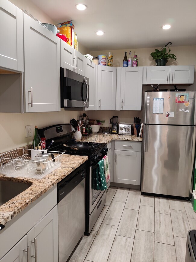 328 St Paul St, Unit 5 in Brookline, MA - Building Photo - Building Photo