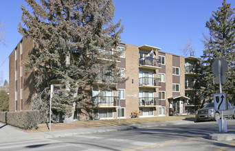 734 2nd Ave NW in Calgary, AB - Building Photo - Primary Photo