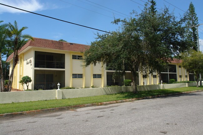 275 N Shade Ave in Sarasota, FL - Building Photo - Building Photo