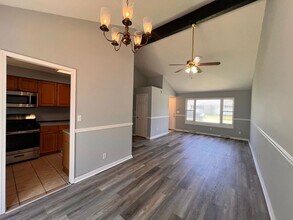 210 Kenyon Rd in Eastlake, OH - Building Photo - Building Photo