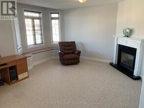 228 Vanda Dr in Vaughan, ON - Building Photo - Building Photo