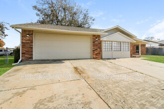 305 Tanglewood Dr in Yukon, OK - Building Photo - Building Photo