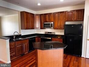 66 Payne St in Charles Town, WV - Building Photo - Building Photo