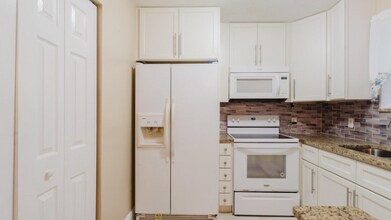 3760 N Jog Rd in West Palm Beach, FL - Foto de edificio - Building Photo