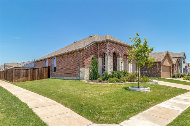 property at 1130 Chatsworth Dr