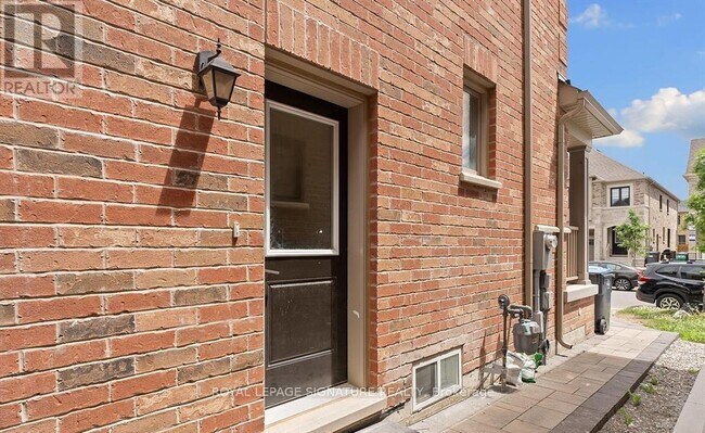 24 Fordham Rd in Brampton, ON - Building Photo - Building Photo