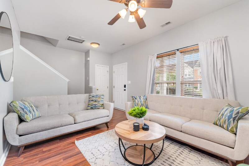 4919 Sunburst Ln in Charlotte, NC - Foto de edificio