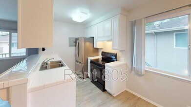 668 Avenida del Platino in Thousand Oaks, CA - Foto de edificio - Building Photo