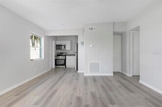 304 E Madeira Ave in Madeira Beach, FL - Building Photo - Building Photo