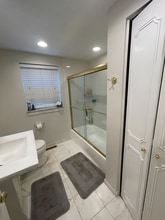 51 Lake Shore Ct, Unit 1 in Boston, MA - Building Photo - Building Photo