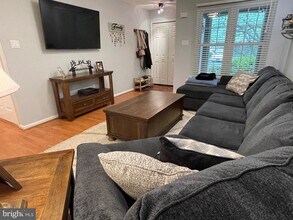 404 Summerhill Ct in Warminster, PA - Building Photo - Building Photo