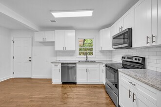 5506 Alder Dr in Forest Park, GA - Building Photo - Building Photo