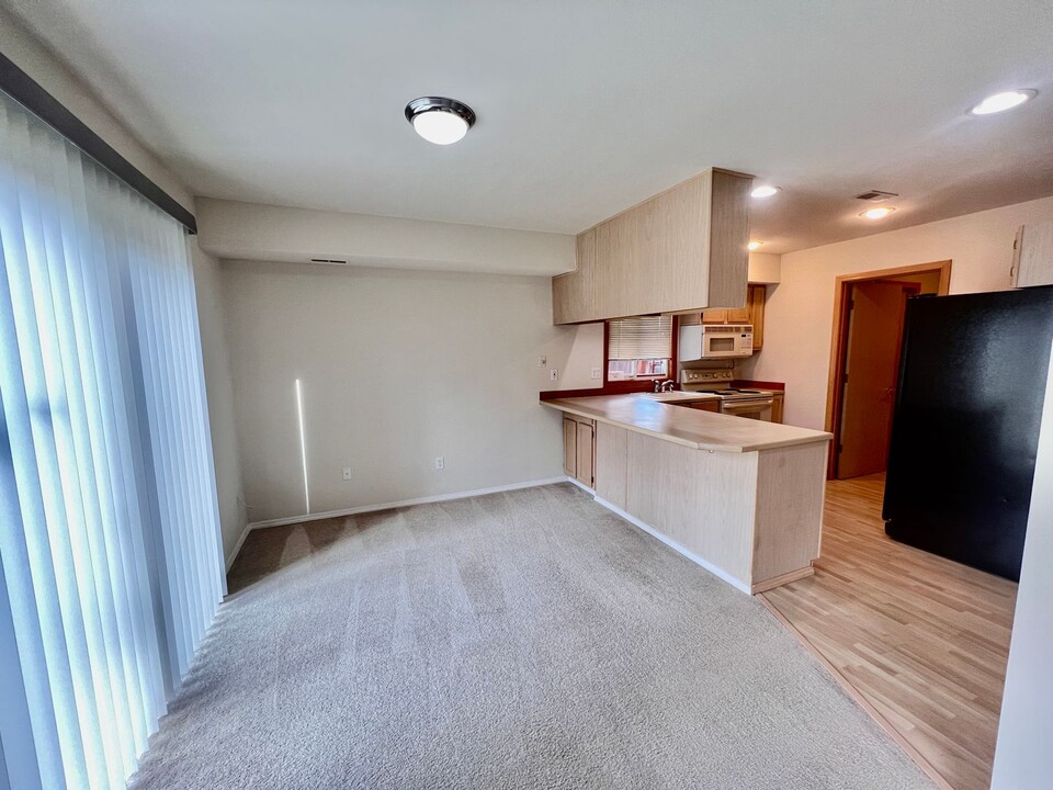 Privacy! in Lynnwood, WA - Building Photo