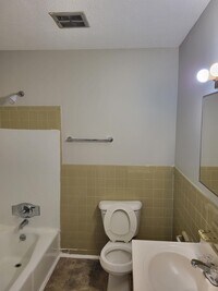 250 Herndon St photo'