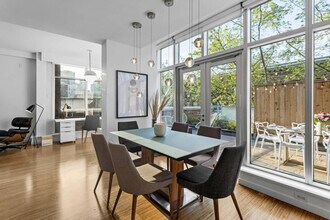 36 Water St in Vancouver, BC - Building Photo - Building Photo