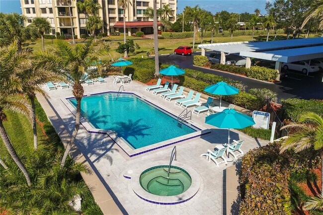 690 Island Way in Clearwater, FL - Building Photo - Building Photo