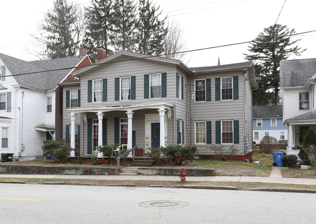 82 Mckinley Ave in Norwich, CT - Building Photo - Building Photo