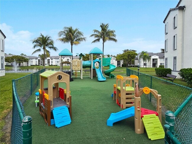 4460 NW 107th Ave in Doral, FL - Building Photo - Building Photo