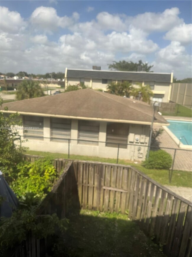 2234 NW 52nd Ave in Lauderhill, FL - Foto de edificio - Building Photo