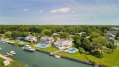 45 Romana Dr in Hampton Bays, NY - Building Photo - Building Photo