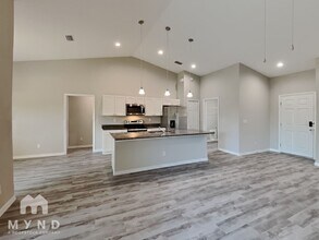 7423 W Cameo Cir in North Port, FL - Building Photo - Building Photo