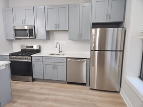 423 W Belden Ave, Unit 1 in Chicago, IL - Building Photo - Building Photo